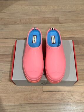 NWT Hunter Women’s Original Play Clog, Bright Pink, Size 9